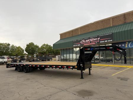New #392782 2027 LOAD TRAIL GP 32 X 102 DUAL TANDEM LOW-PRO 30K GOOSENECK W/ UNDER FRAME BRIDGE & PIPE BRIDGE