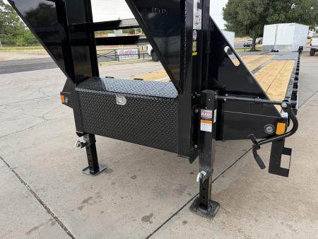 New #392782 2027 LOAD TRAIL GP 32 X 102 DUAL TANDEM LOW-PRO 30K GOOSENECK W/ UNDER FRAME BRIDGE & PIPE BRIDGE