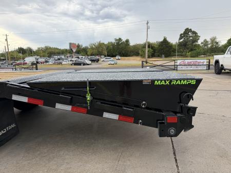 New #392782 2027 LOAD TRAIL GP 32 X 102 DUAL TANDEM LOW-PRO 30K GOOSENECK W/ UNDER FRAME BRIDGE & PIPE BRIDGE