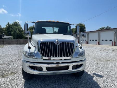 Used 2016 International 4400 Truck