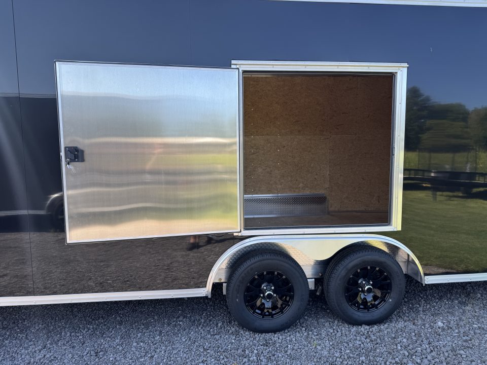 2027 E-Z Hauler photo 5