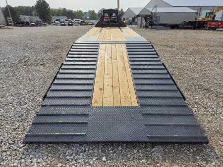 New 2027 Load Trail 102X34 TANDEM PO-PRO GOOSENECK W/12' CLETED TAIL 10K AXLES HYDROJACKS & TUFF WIRELESS