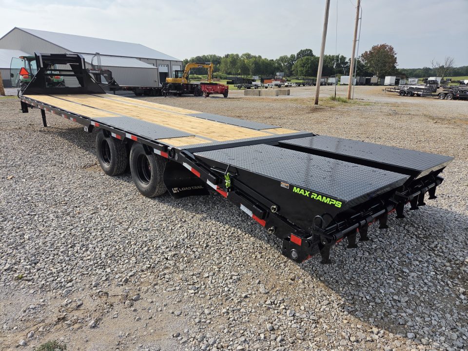 New 2027 Load Trail 102X32 TANDEM LO-PRO GOOSENECK W/12K AXLES 14PLY TIRES & MAX RAMPS