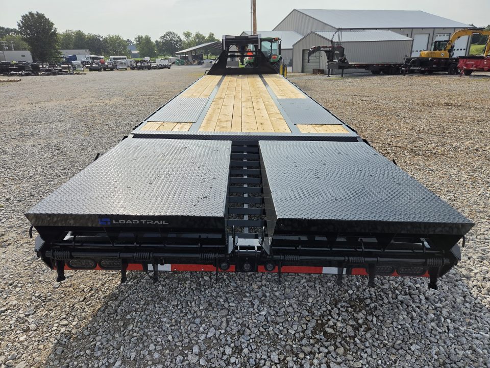 New 2027 Load Trail 102X32 TANDEM LO-PRO GOOSENECK W/12K AXLES 14PLY TIRES & MAX RAMPS