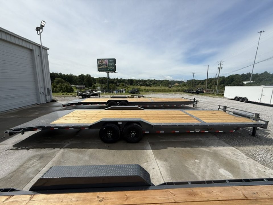 New Lamar Car Hauler 102x32 14K W/4' Dovetail, Tool Box & Winch Plate