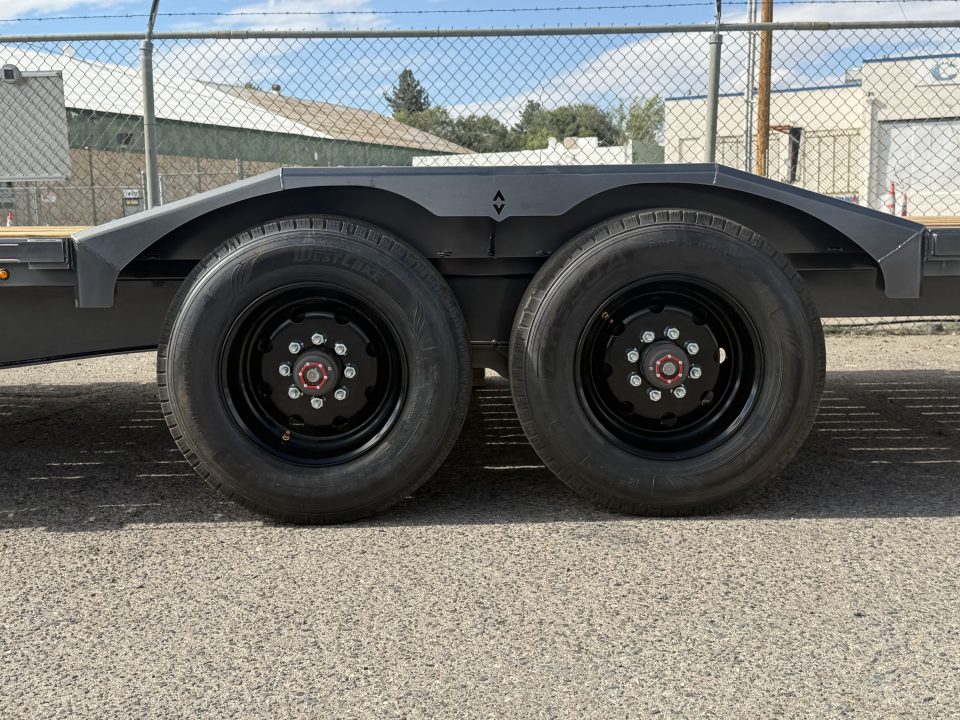 New 2027 Diamond C HXD 102"x24' - 23K Equipment Tilt Trailer
