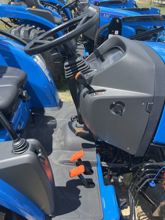 New 2026 LS Tractor MT232 Tractor