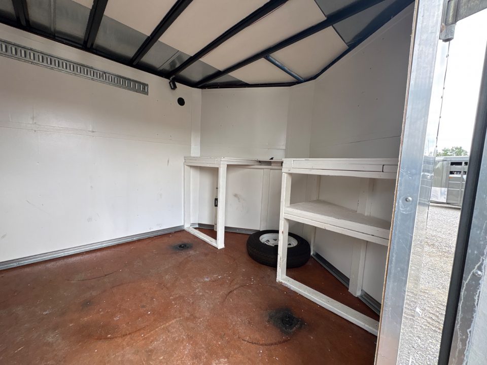 2018 Interstate Trailers photo 3