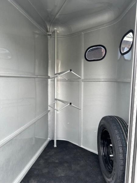 New 2027 Bee 2 Horse Slant Load w/Drops BP Horse Trailer