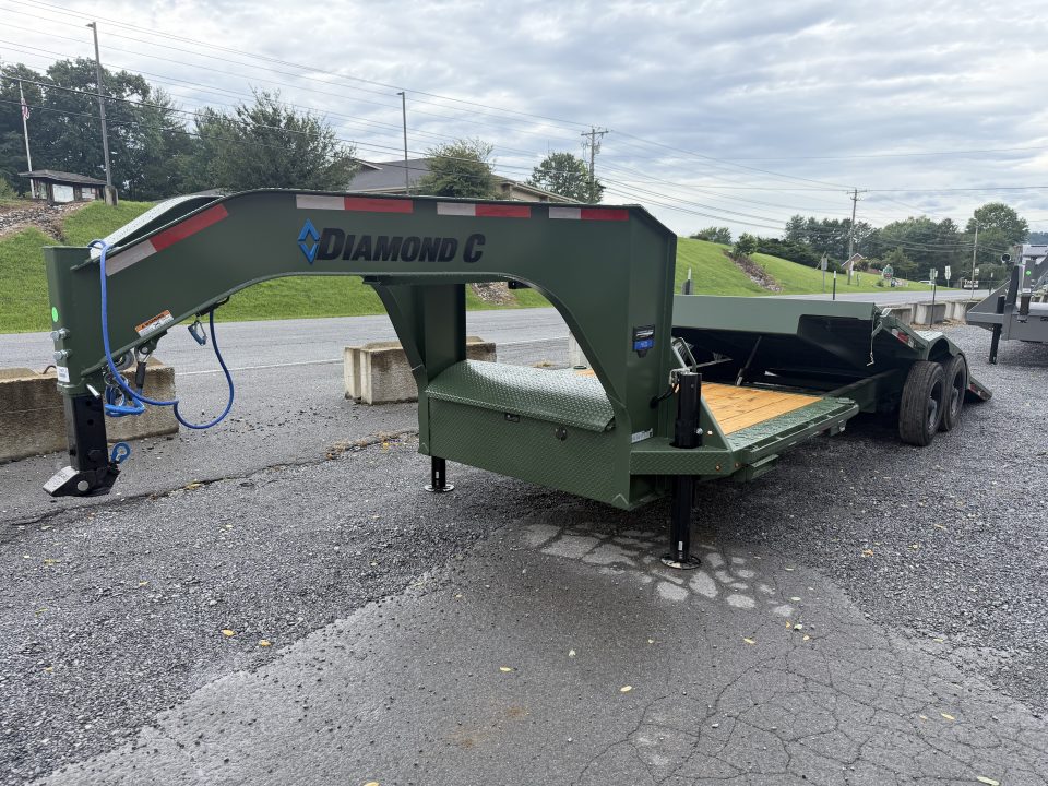 New 2026 Diamond C HXD210 GOOSENECK DRIVE OVER FENDER TILT TRAILER **ABS BRAKES** HYDRO JACKS