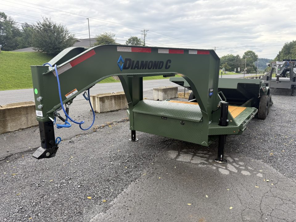 New 2026 Diamond C HXD210 GOOSENECK DRIVE OVER FENDER TILT TRAILER **ABS BRAKES** HYDRO JACKS