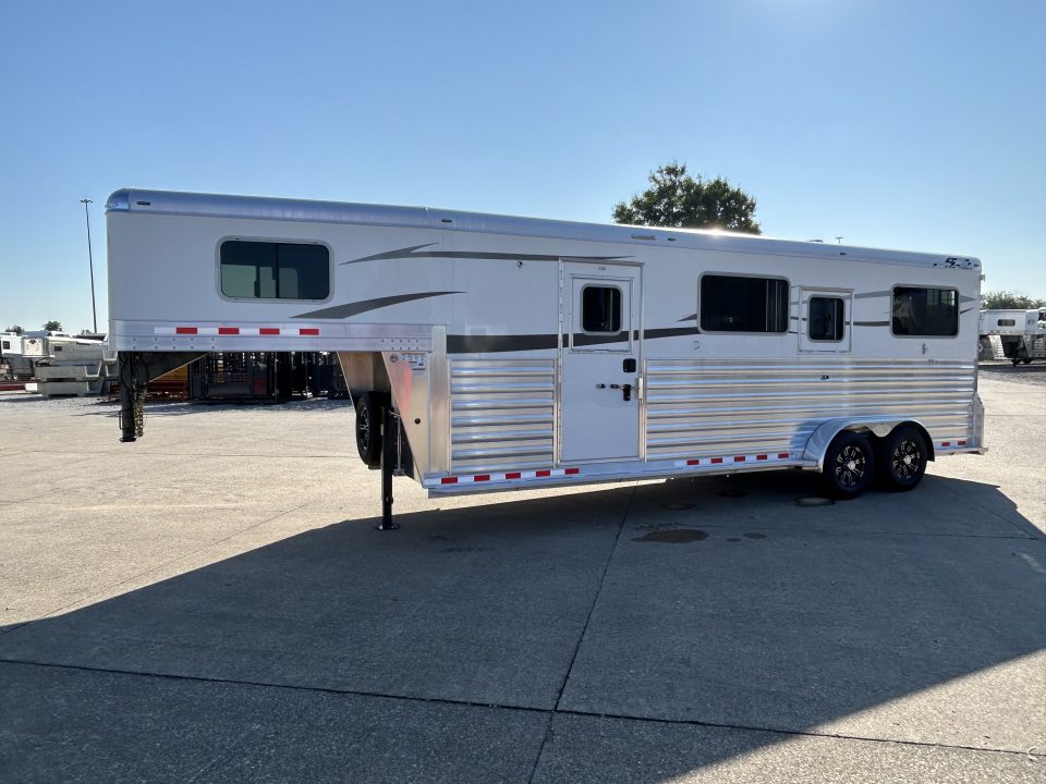 2027 7×24 Horse Livestock Trailer photo 2