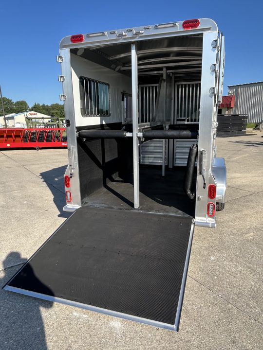 2027 7×24 Horse Livestock Trailer photo 4