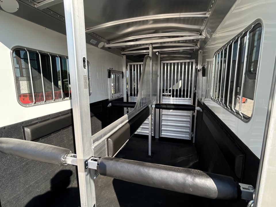 2027 7×24 Horse Livestock Trailer photo 5