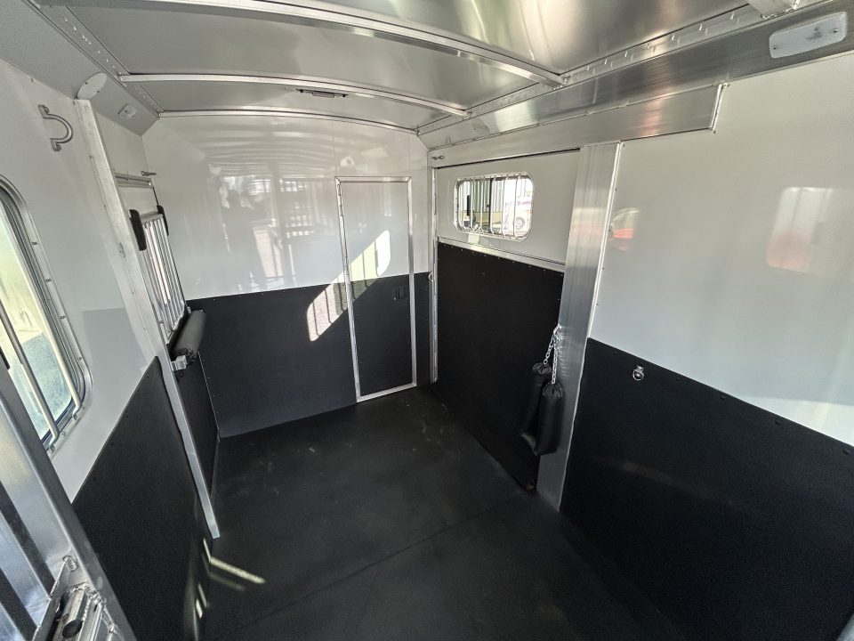 2027 7×24 Horse Livestock Trailer photo 8