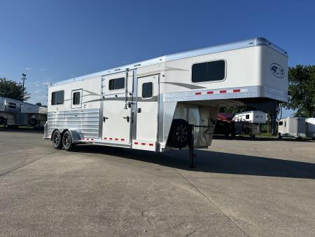 New 2027 4-Star Trailers 2+1 Horse Trailer
