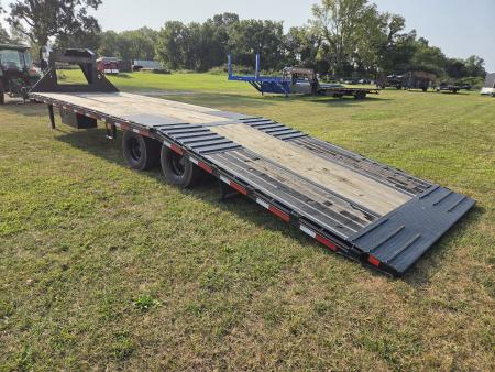 Used 2023 Diamond C 102X32 FMAX210 W/12' HYDROTAIL & 14PLY TIRES
