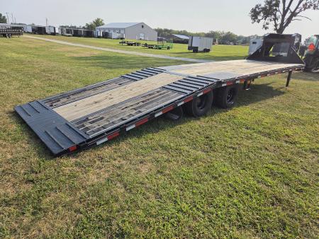 Used 2023 Diamond C 102X32 FMAX210 W/12' HYDROTAIL & 14PLY TIRES