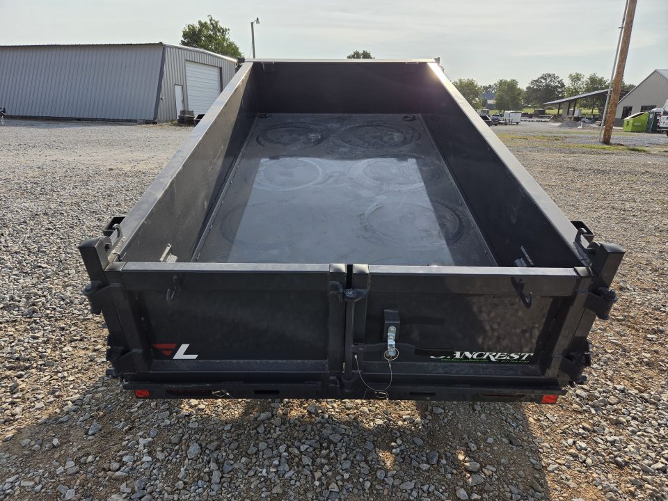 New 2027 Lamar 60X10 TANDEM 7K DUMP W/18" SIDES & SPREADER GATE
