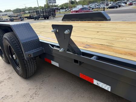 New #158276 2027 LAMAR H6 22 X 83 TANDEM AXLE 14K EQUIPMENT HAULER W/ SLIDE IN RAMPS