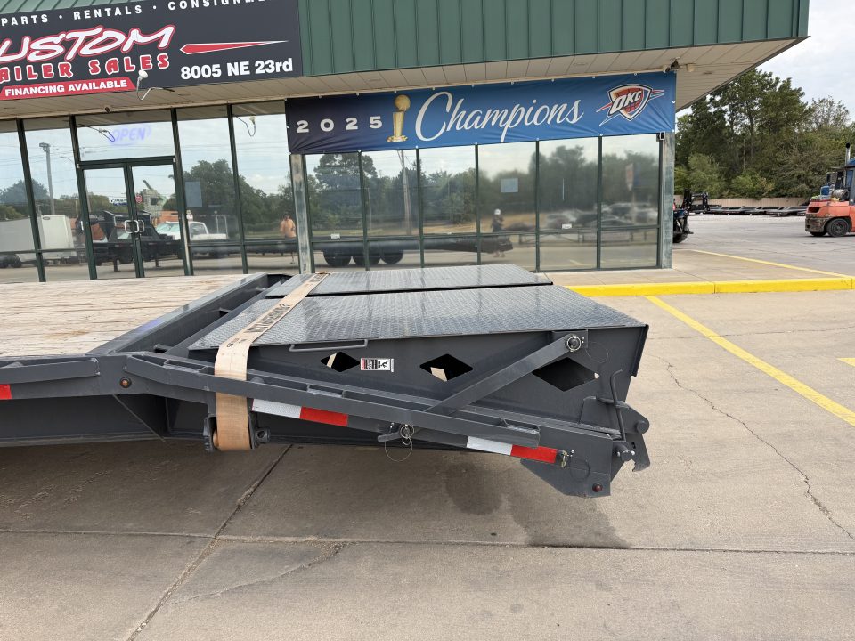 Used #151021 USED 2026 LAMAR FS 40 X 102 14K DECKOVER GOOSENECK W/ RHINO RAMPS
