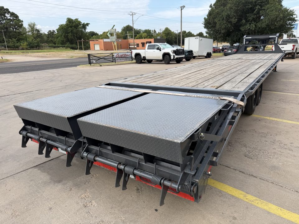 Used #151021 USED 2026 LAMAR FS 40 X 102 14K DECKOVER GOOSENECK W/ RHINO RAMPS