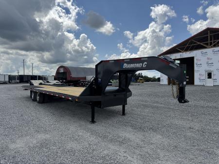 New 2027 Diamond C FMAX 212 HDT 32' Hydraulic Dovetail Equipment Trailer