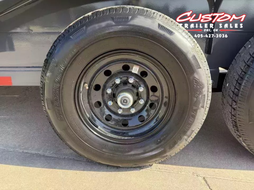 New #158390 2027 LAMAR H8 28 X 102 TANDEM AXLE 14K EQUIPMENT GOOSENECK W/ SLIDE IN RAMPS
