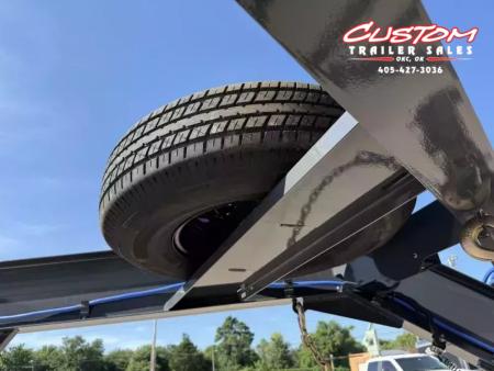 New #158390 2027 LAMAR H8 28 X 102 TANDEM AXLE 14K EQUIPMENT GOOSENECK W/ SLIDE IN RAMPS