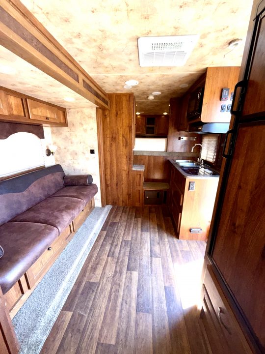 2014 Lakota C311 photo 9