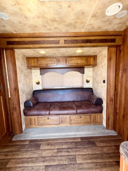 Used 2014 Lakota C311 Horse Trailer