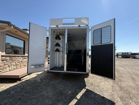 Used 2014 Lakota C311 Horse Trailer