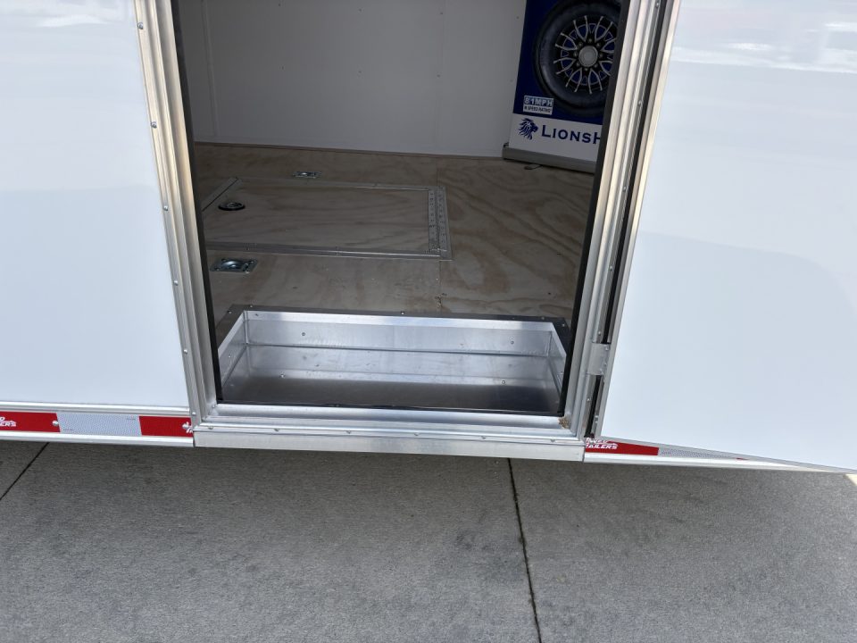New 2027 United Trailers 8.5X24 CLASSIC CAR HAULER Cargo / Enclosed Trailer
