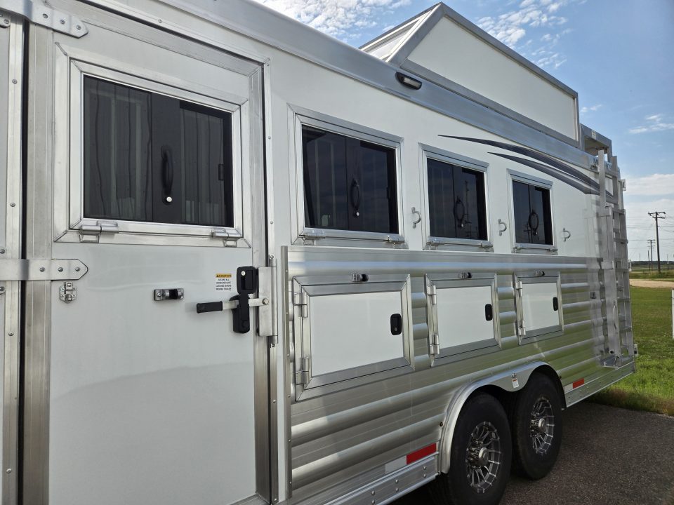 New 2027 Merhow Stampede 4 Horse Sideload