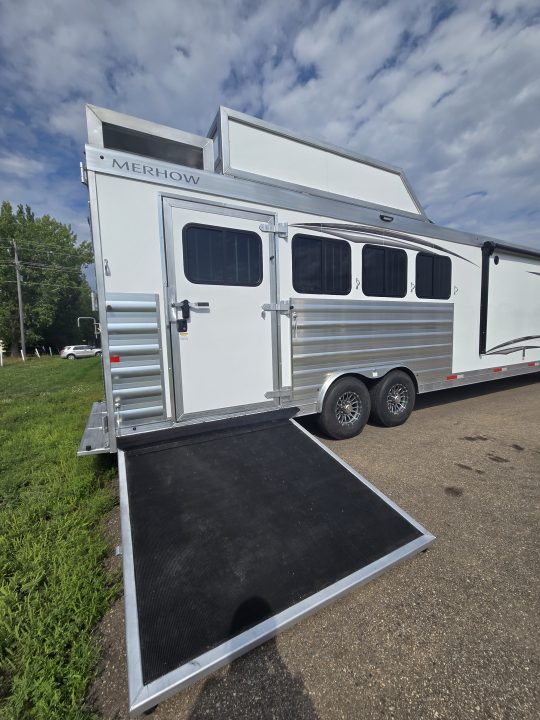 New 2027 Merhow Stampede 4 Horse Sideload