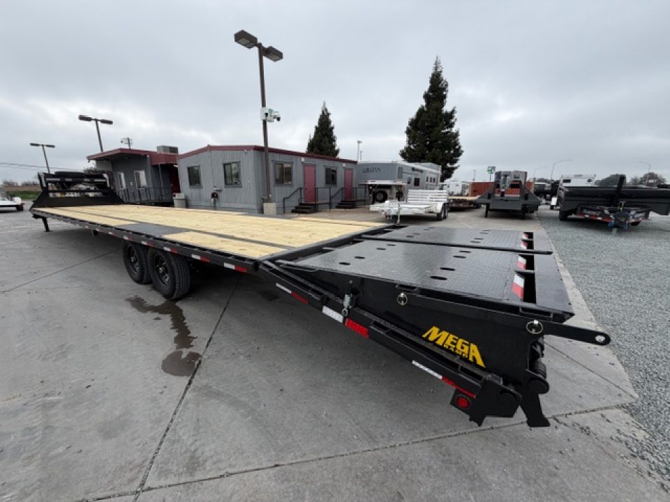 New 2027 Big Tex Trailers 14GN-40D5A-MR 8.5FT X 40FT 15.9K GVW Equipment Trailer