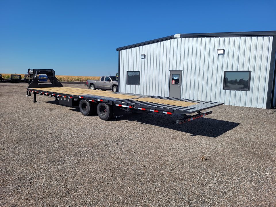 New 2027 Load Trail 102"X36' Gooseneck Hydraulic Dovetail Trailer