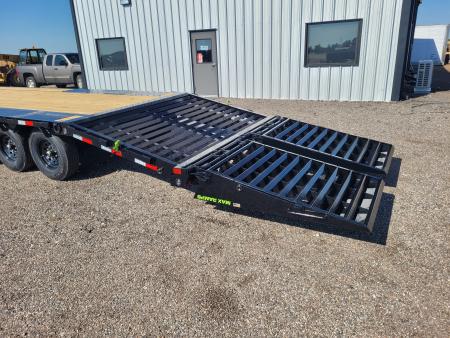 New 2027 Load Trail 102"x32' Gooseneck Triple Axle Deckover Trailer