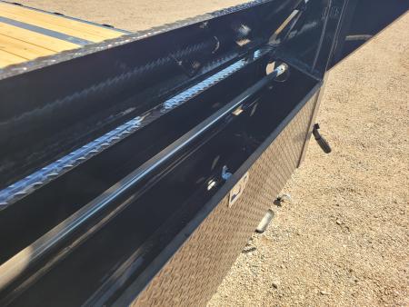 New 2027 Load Trail 102"x32' Gooseneck Triple Axle Deckover Trailer