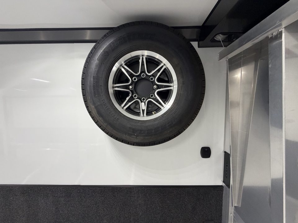 New 202 8.5X407 inTech GOOSENECK RACE TRAILER