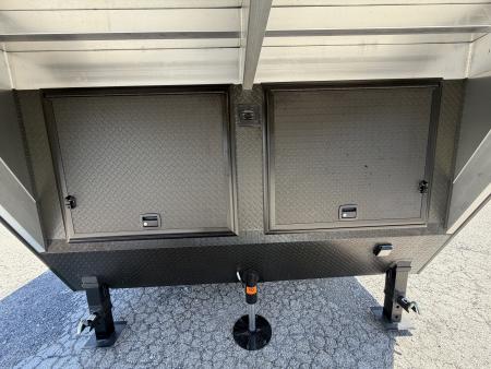 New 202 8.5X407 inTech GOOSENECK RACE TRAILER