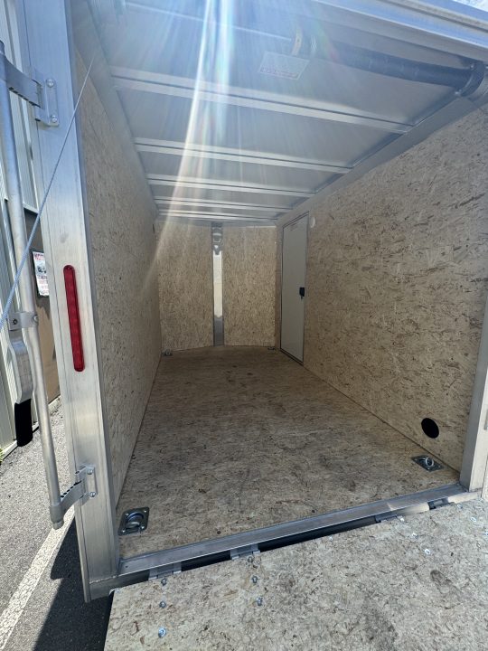 2027 E-Z Hauler photo 3