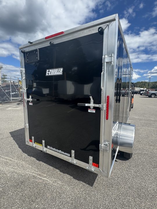 2027 E-Z Hauler photo 2