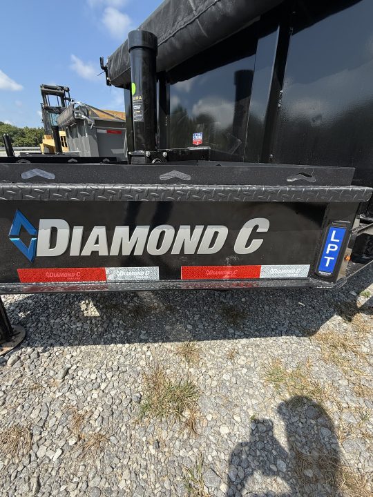 New 2027 Diamond C LPT 207 14’ Dump Trailer, PACESETTER EDITION, HYD JACK, HEAVY FENDERS, 32” FENDERS