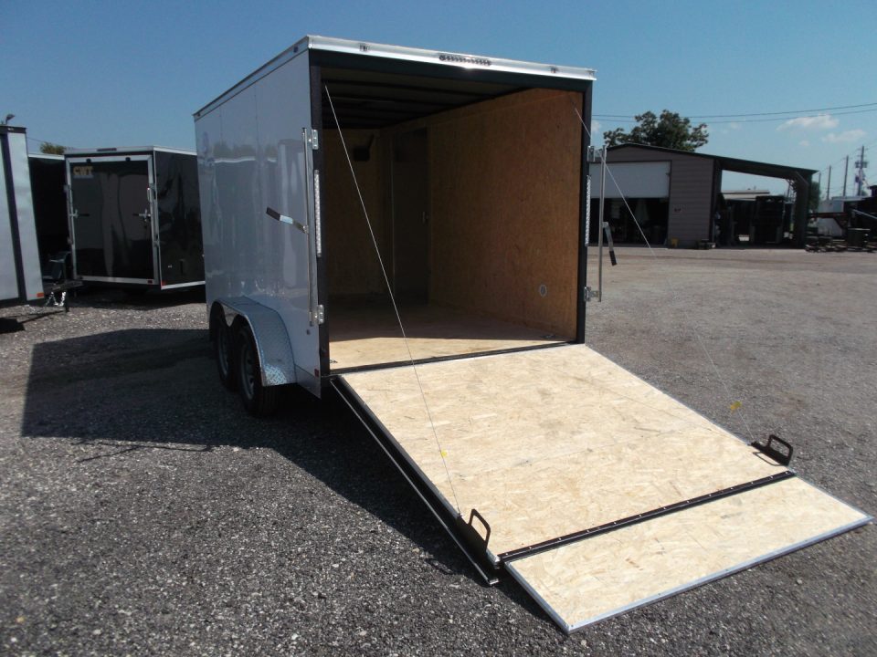 2027 Covered Wagon photo 3