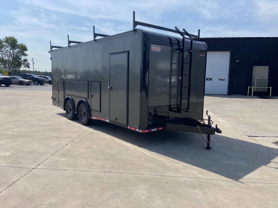 New United Trailers UXT-8.5X20 Contractor