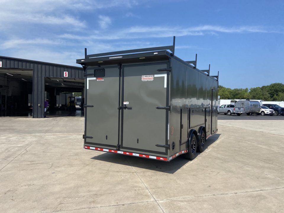 New United Trailers UXT-8.5X20 Contractor