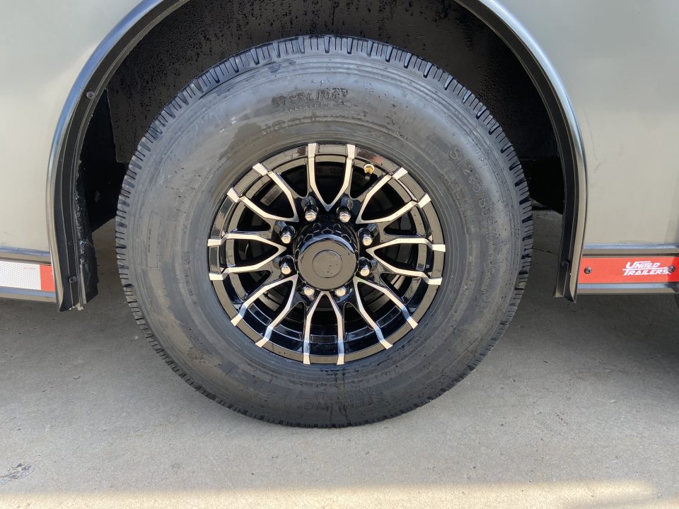 New United Trailers UXT-8.5X20 Contractor