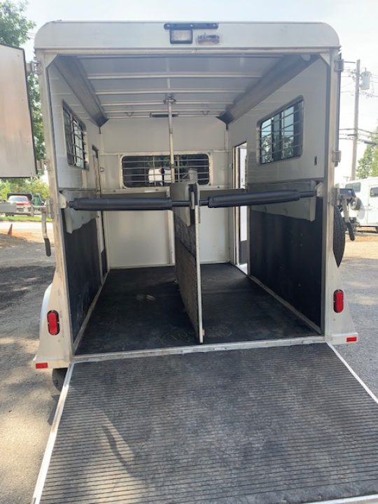 Used 2013 Kingston Trailers 2h GN D/Room Horse Trailer