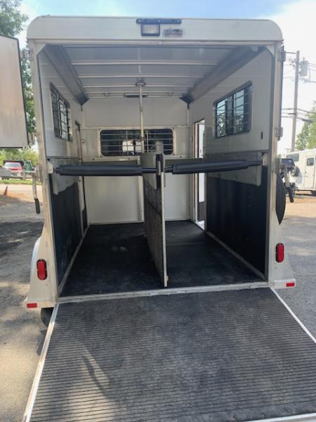 Used 2013 Kingston Trailers 2h GN D/Room Horse Trailer